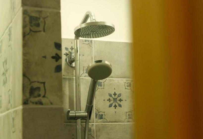 标准间, Mas De Font Chaude