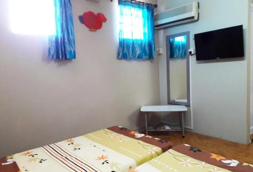 استودیوی استاندارد, Centraville