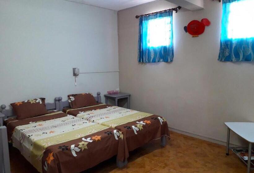 استودیوی استاندارد, Centraville