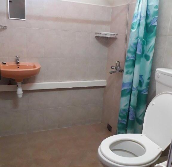 استودیوی استاندارد, Centraville