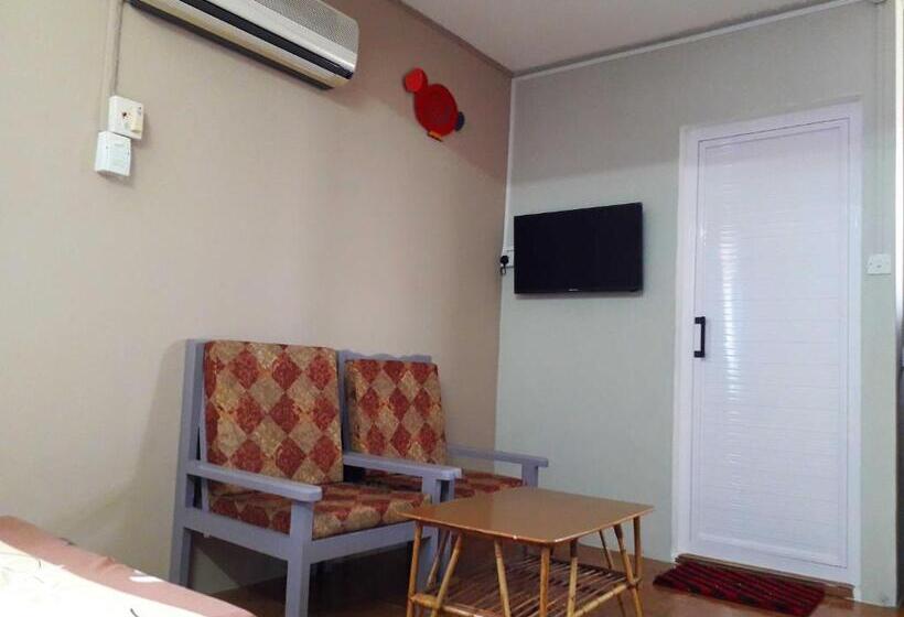 استودیوی استاندارد, Centraville