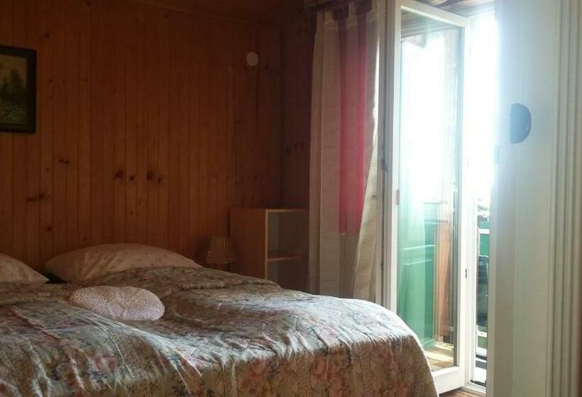 اتاق استاندارد سه تخته با بالکن, Agroturism Jures