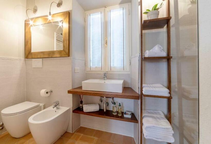 Camera Standard, La Chiocarella