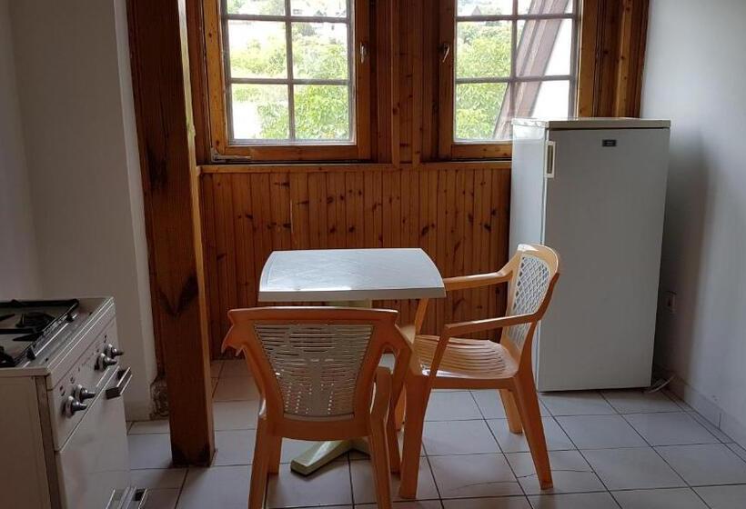 Standard Fyrbäddsrum med Balkong, Szatmári Vendégház