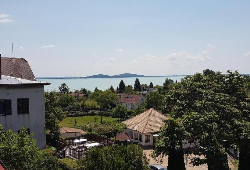 Standard Fyrbäddsrum med Balkong, Szatmári Vendégház