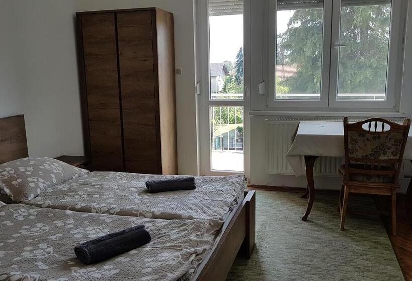 Interiört Standardrum, Szatmári Vendégház