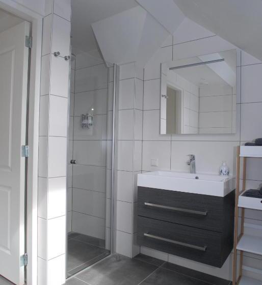 スタンダードトリプルルーム, B&b De Kaagse Boer