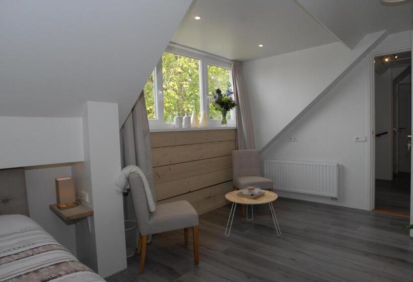 スタンダードトリプルルーム, B&b De Kaagse Boer