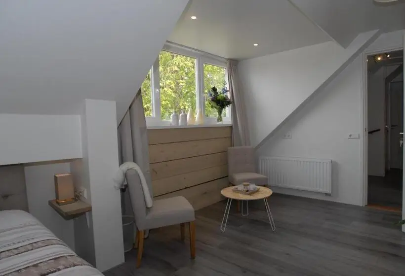 スタンダードトリプルルーム, B&b De Kaagse Boer