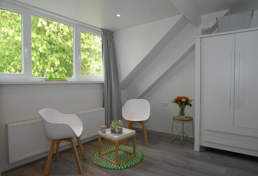 スタンダードトリプルルーム, B&b De Kaagse Boer