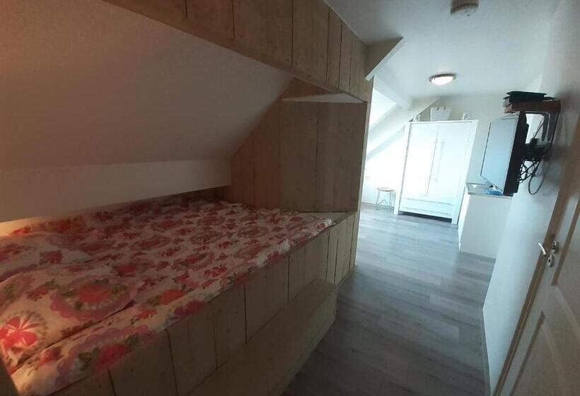 スタンダードトリプルルーム, B&b De Kaagse Boer