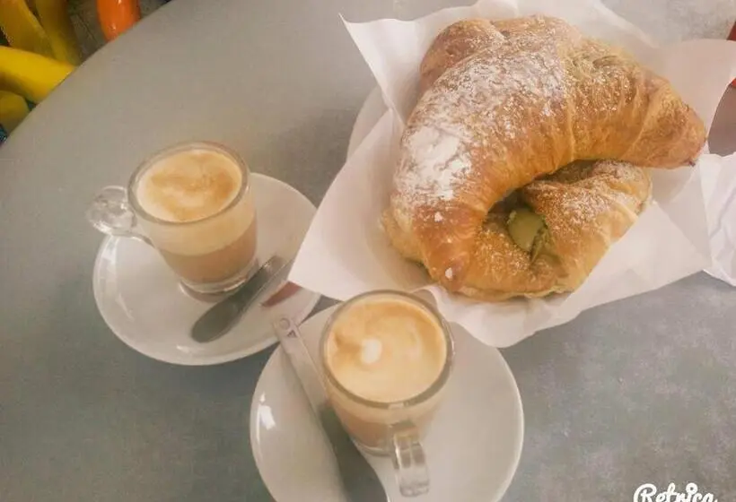 スタンダードルーム, B&b Del Corso
