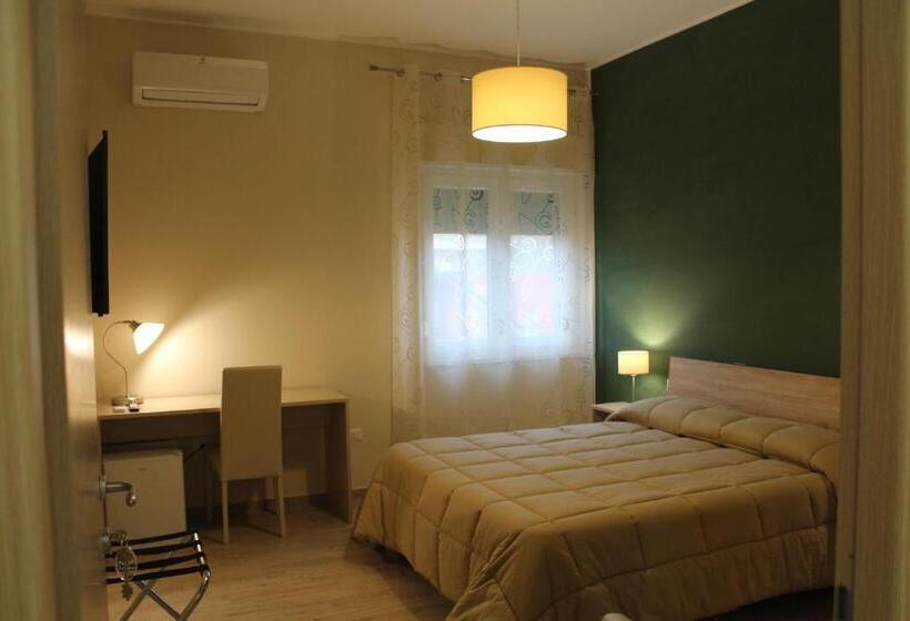 غرفة كومفورت ثلاثية, B&b Del Corso