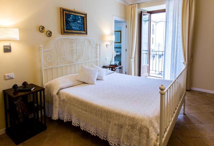 스탠다드 룸, Donna Chiara