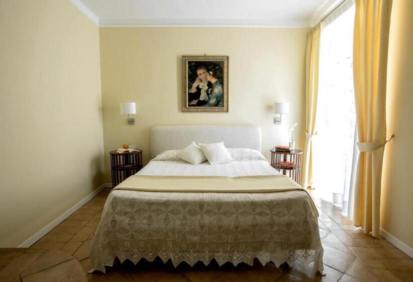 패밀리 룸, Donna Chiara