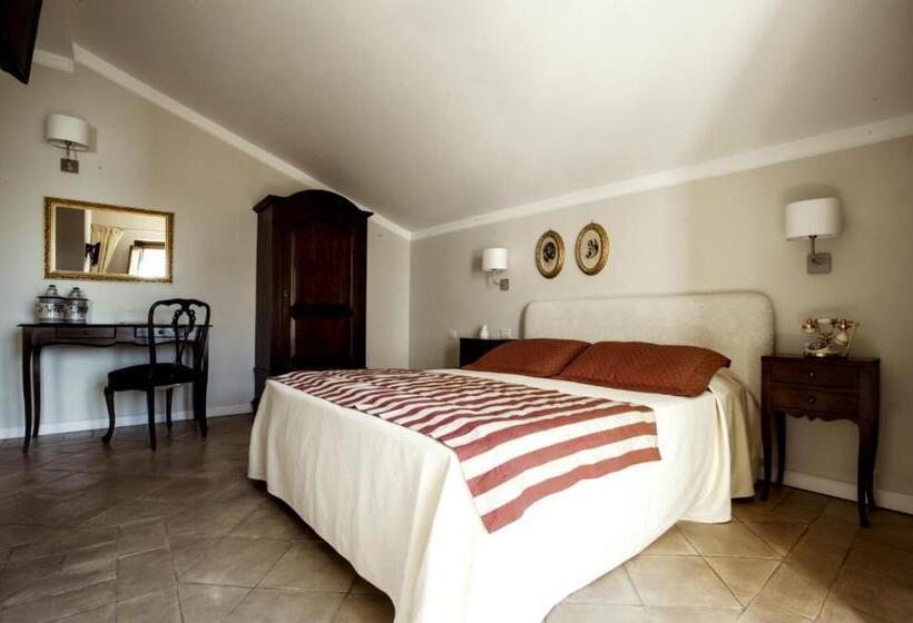 디럭스 룸, Donna Chiara