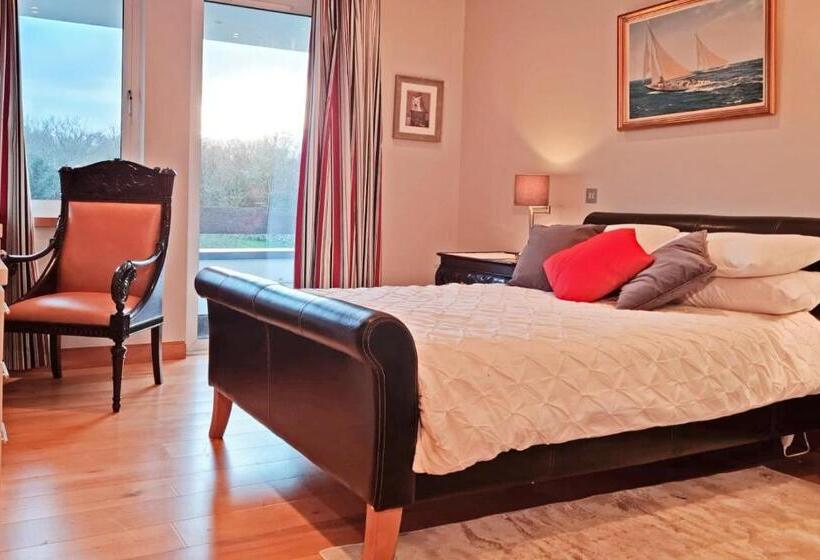 Номер Стандарт с Балконом, Hazelwood Country House