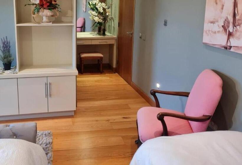 Семейный Номер, Hazelwood Country House