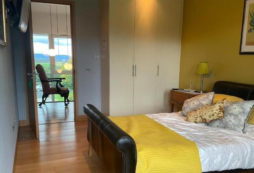 스탠다드 발코니 룸, Hazelwood Country House