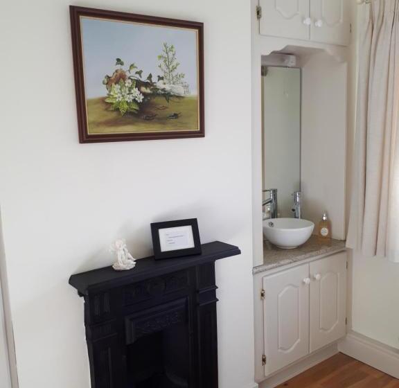 Номер Стандарт Совместная Ванная, Conways B&b