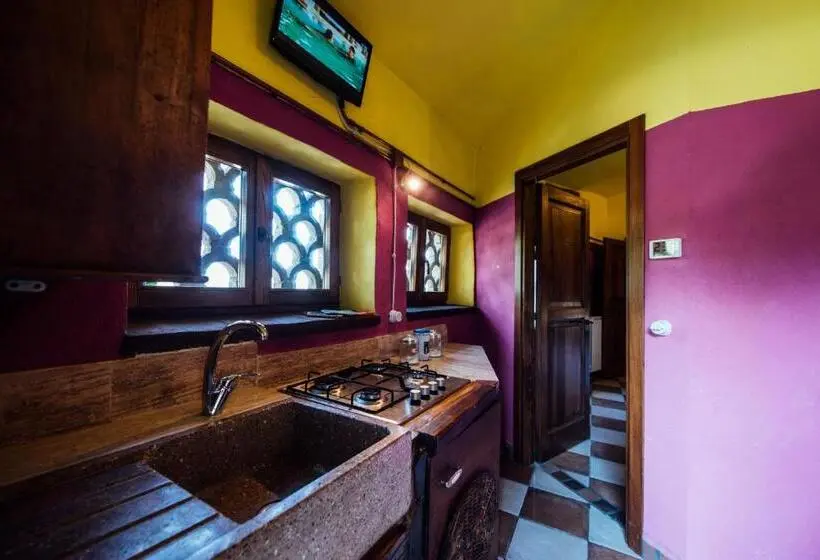 スタンダードスタジオ, Agriturismo Il Noce