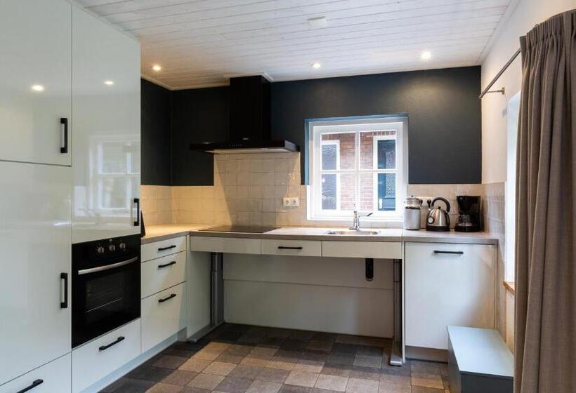 침실 4개 주택, Koe In De Kost