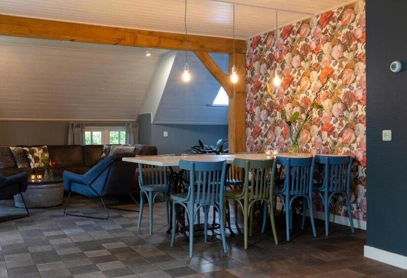 침실 4개 주택, Koe In De Kost