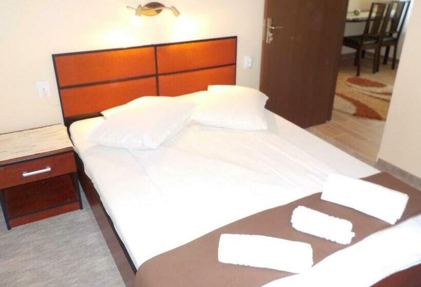 Студия Стандарт, Casa Dora