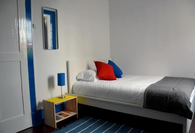 غرفة قياسية, Ponto De Abrigo