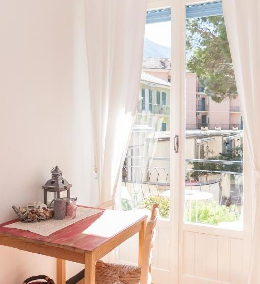 غرفة قياسية مزوَّدة بتراس, Primo Piano