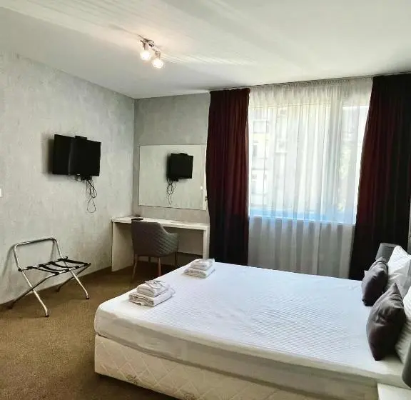 スタンダードトリプルルーム, Damyanov House