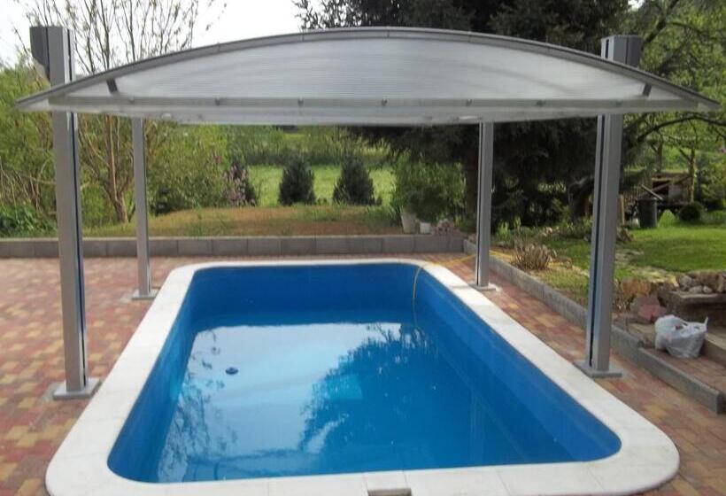 スタンダードルーム, Gadányi Vendégház és Lovarda