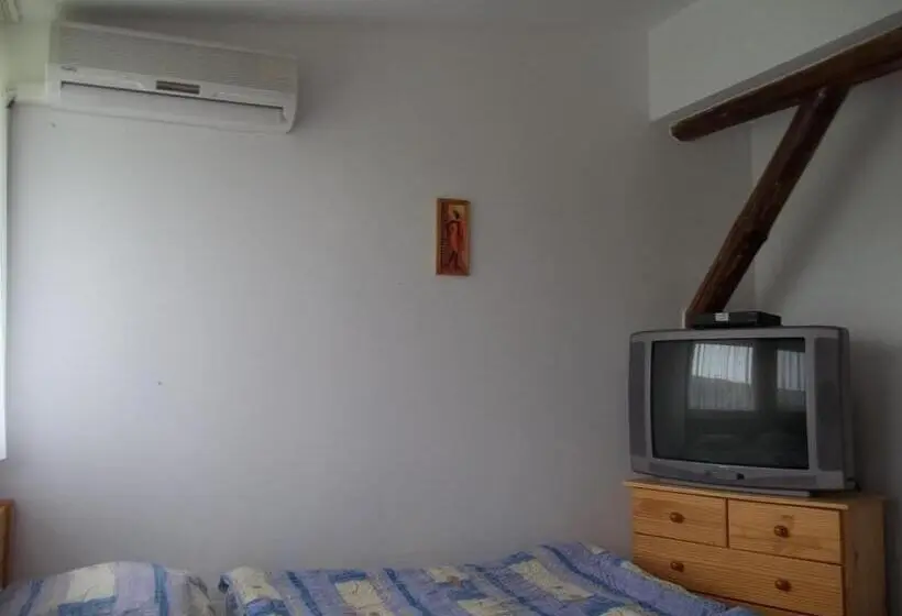 ベーシックルーム, Gadányi Vendégház és Lovarda