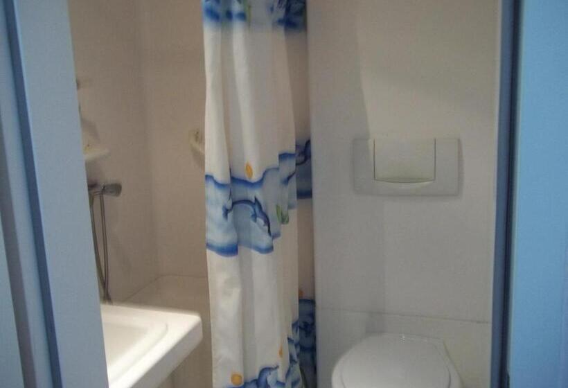 ベーシックルーム, Gadányi Vendégház és Lovarda