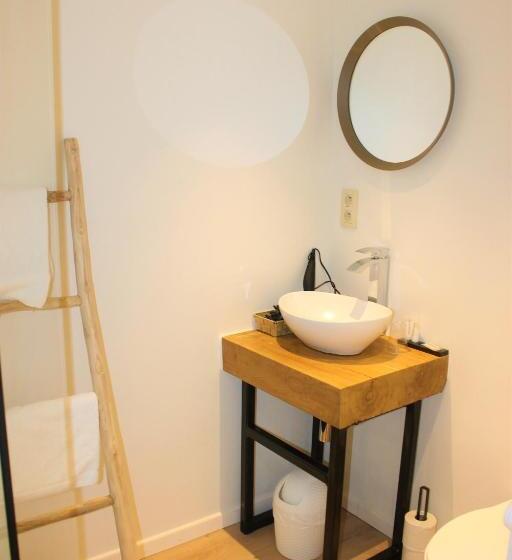 标准单人间, De Blauwe Hoeve