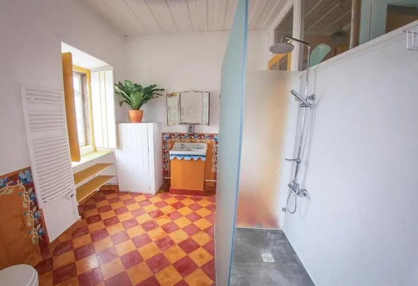 اتاق استاندارد با سرویس بهداشتی مشترک, Casa Paço D`ilhas