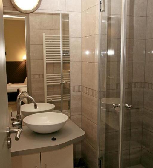 Четырехместный Номер Стандарт, Rembrandt Vendégház