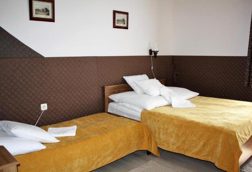 스탠다드 트리플 룸, Rembrandt Vendégház