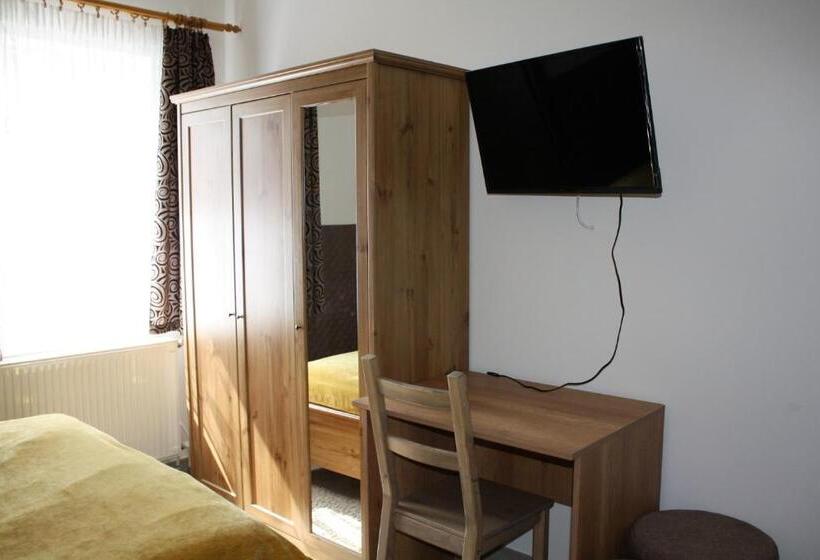 Номер Стандарт Трехместный, Rembrandt Vendégház