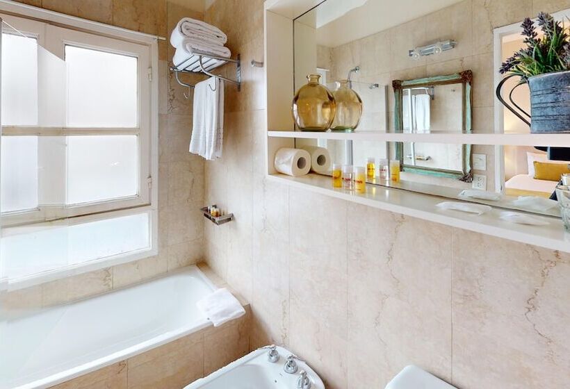 سوییت, Bens L Hôtel Palermo