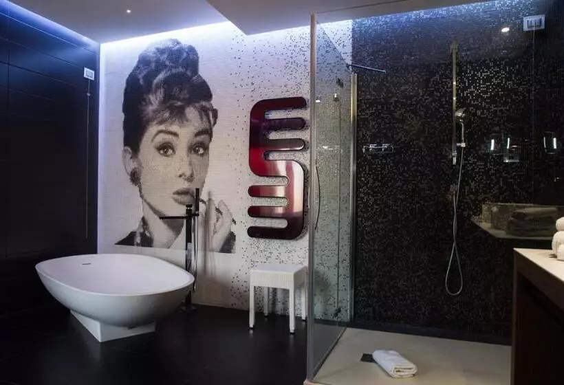 مجموعه ویستا شهر, Divina Luxury