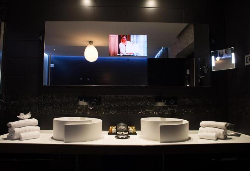 סוויטה עם נוף לעיר, Divina Luxury