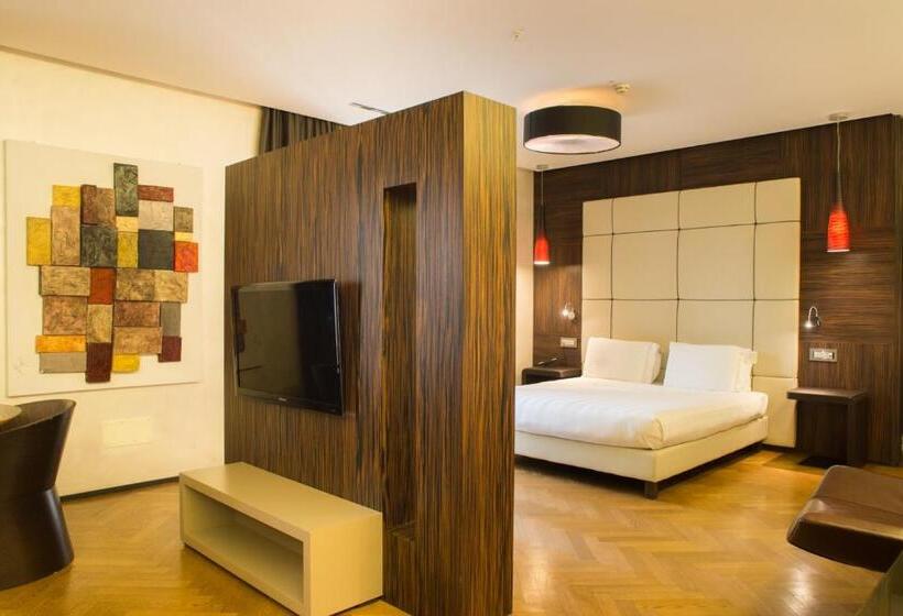 סוויטת ג'וניור, Divina Luxury