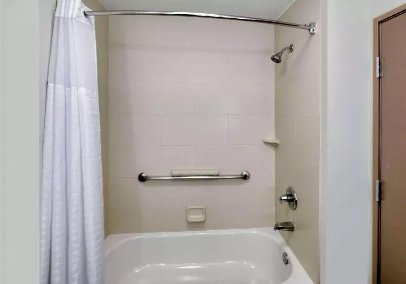 キングサイズベッドのスタンダードルーム, Crowne Plaza Nanchang Riverside, An Ihg