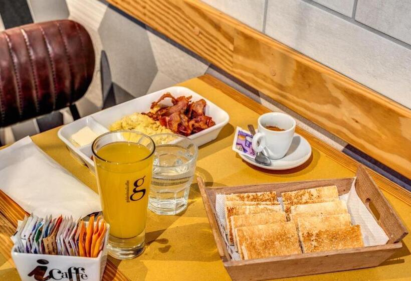 חדר סטנדרט לשלושה, Labelle