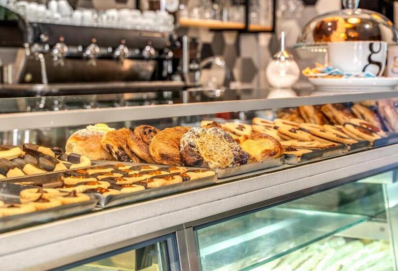 חדר סטנדרט לארבעה, Labelle