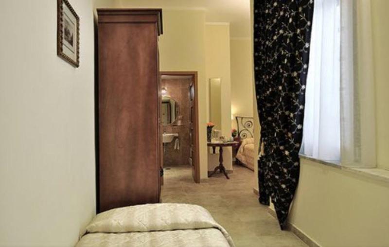 اتاق استاندارد سه نفره, Le Clarisse Al Pantheon