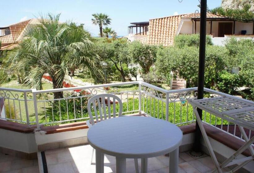 غرفة قياسية مطلّة علي الحديقة, Le Roccette Mare Beach Hotel & Restaurant