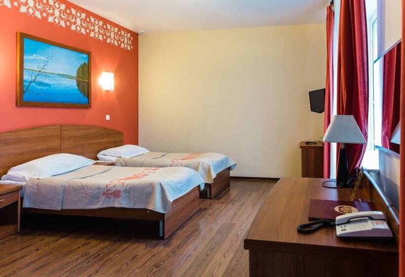 غرفة قياسية, Onega Castle