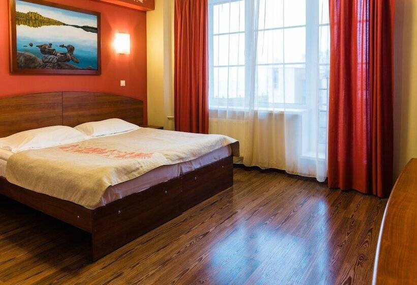 غرفة سوبيريور, Onega Castle